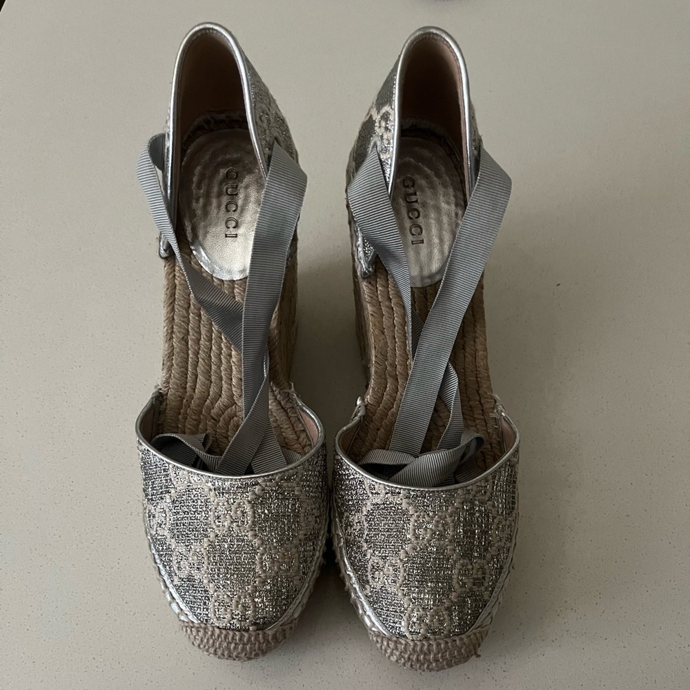 Gucci GG Silver Metallic Tie Up Espadrille Wedge Heels Women’s Size 37.5/7.5